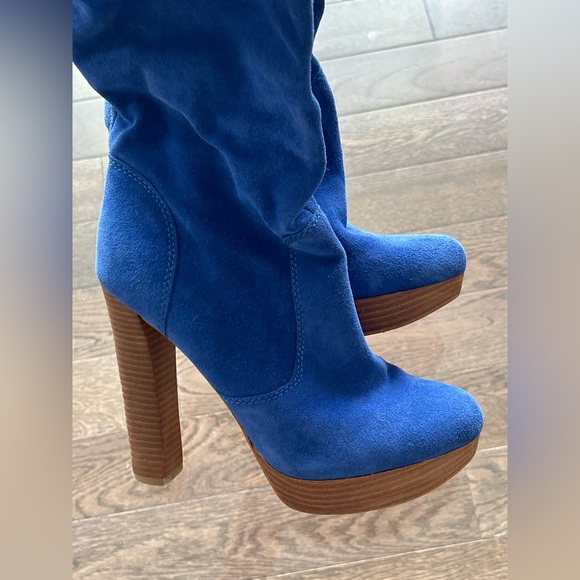 Boots - Picture 3 of 7